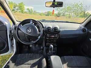 Dacia Duster 1.6 i cu GPL - imagine 4