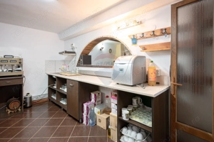 Cabană turistică, 12 camere cu restaurant, bucătărie + sală evenimente - imagine 13