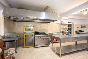 Cabană turistică, 12 camere cu restaurant, bucătărie + sală evenimente - imagine 11