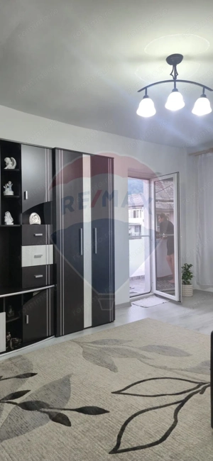 Apartament cu 3 camere de vânzare în zona Sud-Est - imagine 7