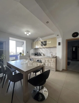 Apartament cu 3 camere ,zona Centrala - imagine 3