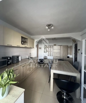 Apartament cu 3 camere ,zona Centrala - imagine 4