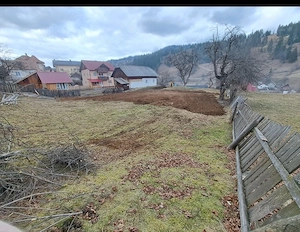Teren de vanZare sadova.