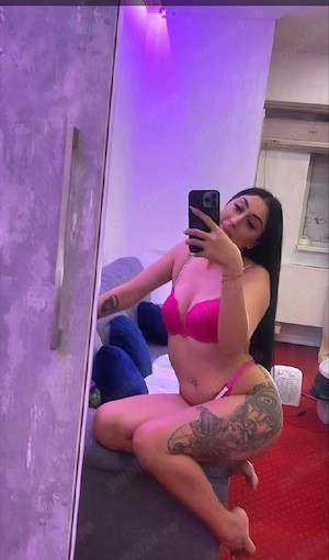 Azi am ajuns Denysa party deplsari am și locatie hot !