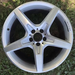 vand 1 janta original mercedes sl Amg 19 de spate - se vinde doar janta fara capac -A2314011702 - pr