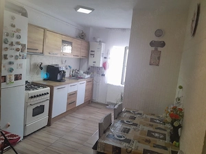 Vând apartament 3 camere   Apahida Centru