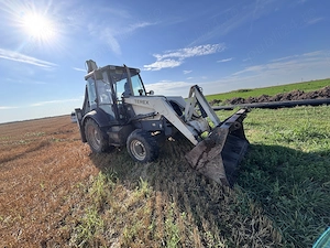 Buldoexcavator Terex 820 - imagine 2