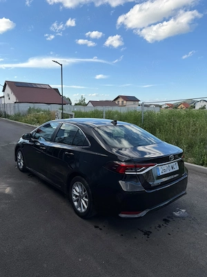 Toyota Corolla hibrid 2022 decembrie  - imagine 7