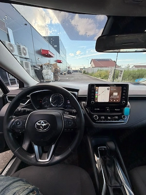 Toyota Corolla hibrid 2022 decembrie  - imagine 8