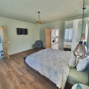 Inchiriez casa 3 cam Saulia (totul nou) - imagine 7