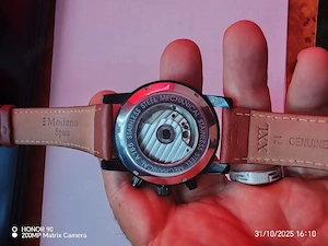 Ceas automatic full nou merge la secundă l