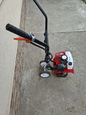 Cultivator pe benzina (freză)