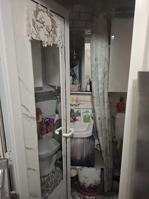 vind urgent garsoniera zona 6 vinatori etaj 1. 32600 euro  - imagine 3