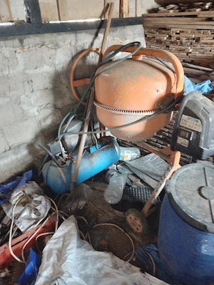 Vand casa comuna Mănești cu toate utilitatile, teren 2930 m . - imagine 2