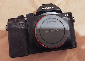 vand aparat foto sony A7 body