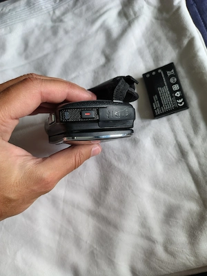  Aiptek AHD H500 Full HD Camcorder (5.0MP, 3 inch LCD)  - imagine 4