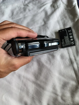  Aiptek AHD H500 Full HD Camcorder (5.0MP, 3 inch LCD)  - imagine 5