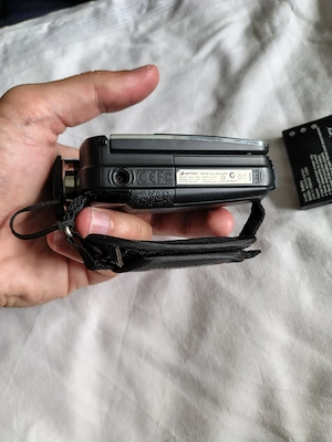  Aiptek AHD H500 Full HD Camcorder (5.0MP, 3 inch LCD)  - imagine 2