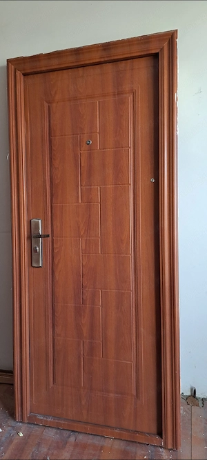 Usa intrare exterior-interior Fier izolata Fonic