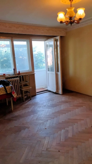 Vând apartament 3 camere semidecomandat , cu balcon in exterior, boxa, Tomis Nord - imagine 2