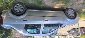 Vând Dacia Logan 2011 benzină 58000 km reali stare foarte bună și arată impecabil unic proprietar. - imagine 2