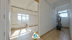 Clădire împunătoare de 540 mp pe 2 nivele în Sânnicolau Mic - imagine 7