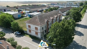 Clădire împunătoare de 540 mp pe 2 nivele în Sânnicolau Mic - imagine 15