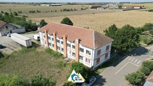 Clădire împunătoare de 540 mp pe 2 nivele în Sânnicolau Mic - imagine 16