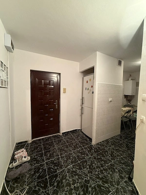 Închiriez apartament cu 3 camere - imagine 5