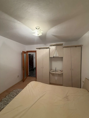 Închiriez apartament cu 3 camere - imagine 6