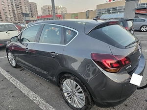 Vand Opel Astra J, an 2011 - imagine 2
