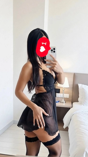 Brunetă ,disponibilă.