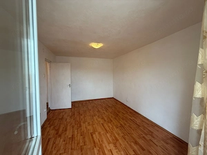 Apartament 2 camere-decomandat-bloc anvelopat - imagine 2