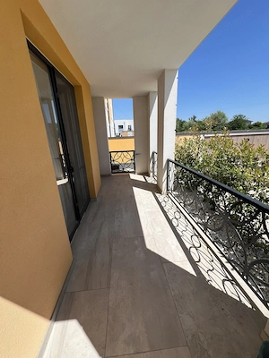 Nou. Piscina. Bucatarie separata. Mobilat si utilat LUX. Braytim - asfalt. - imagine 17