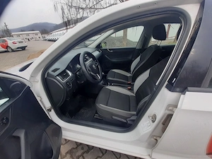 Skoda Rapid 1.6 TDI din 2017 - imagine 9