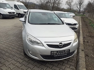 Opel Astra 1.7 CDTI - imagine 3