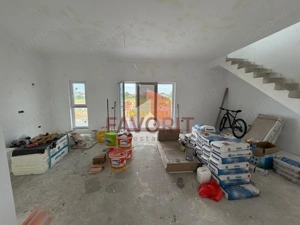 Triplex in Sacalaz |  Finisaje premium | 3 camere | Asfalt | 2 terase - imagine 3