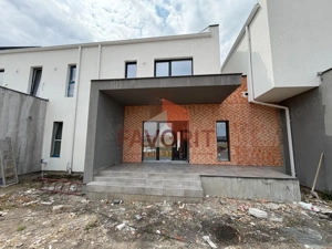 Triplex in Sacalaz |  Finisaje premium | 3 camere | Asfalt | 2 terase - imagine 12