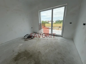 Triplex in Sacalaz |  Finisaje premium | 3 camere | Asfalt | 2 terase - imagine 5
