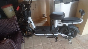 Scuter pe baterie