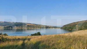 Teren intravilan 4.827 mp la doar 50 m de lac – Pădureni, com. Moacșa - imagine 2