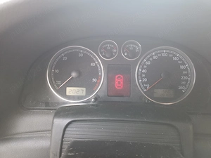 Vand Volkswagen Passat an fabricatie 2  km parcursi  ,imatriculat in Romania - imagine 5