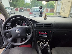 Vand Volkswagen Passat an fabricatie 2  km parcursi  ,imatriculat in Romania - imagine 4