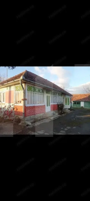 Casa de lemn cu 2 camere