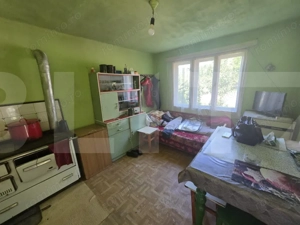Casa traditionala din lemn in satul Zoltan - imagine 9