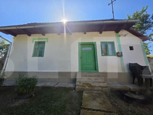 Casa traditionala din lemn in satul Zoltan - imagine 4