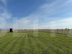 Teren intravilan imprejmuit intr-o zona panoramica - imagine 2