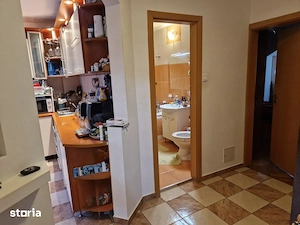 Apartament cu 3 camere et 1, centrala proprie,  BOXA zona  Soarelui - imagine 8