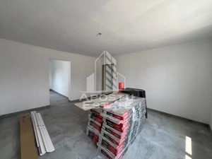 Casa individuala pe etaj de vanzare, renovata complet, Becicherecu Mic - imagine 2