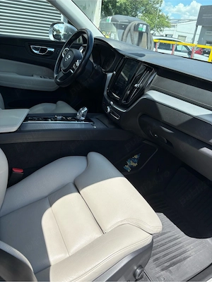 Volvo XC60 T8 - imagine 6
